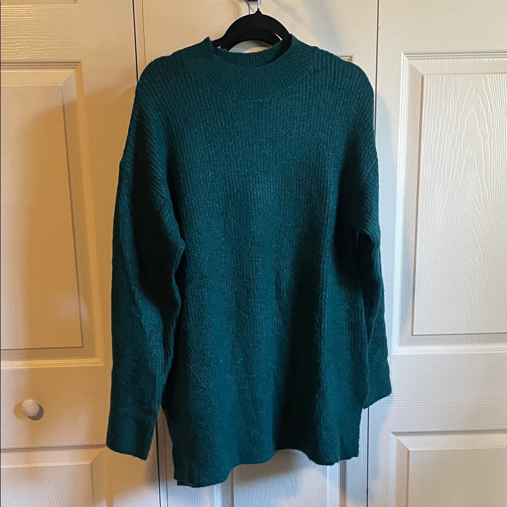Old Navy Crew Neck Green Women's Sweater